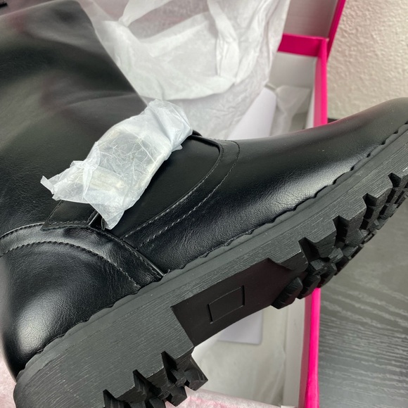 ✨HOST PICK 🥳 NIB Shoedazzle Georginna Buckled Flat Boot - Picture 9 of 13